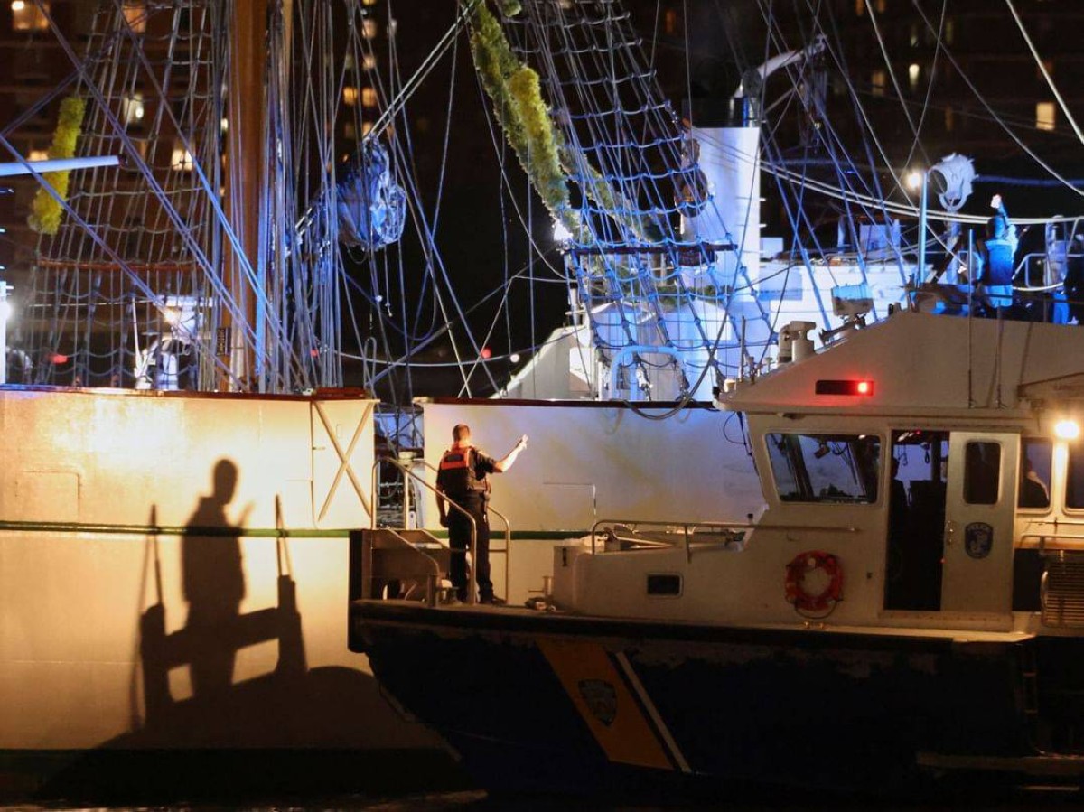 Tragic Mexican Navy Ship Crash at Brooklyn Bridge Leaves Two Dead, Dozens Injured