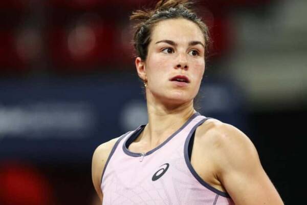 ”French Wild Card Loïs Boisson Stuns Mirra Andreeva to Reach Roland Garros Semis”